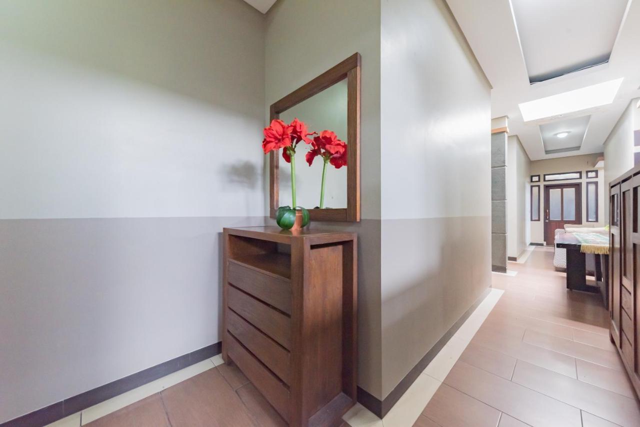 Отель Reddoorz Syariah Near Politeknik Negeri Bandung Campus Cimahi Экстерьер фото